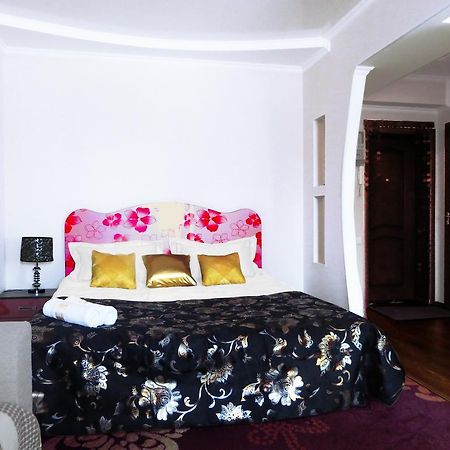 Maximus Apartament Bichkek Extérieur photo