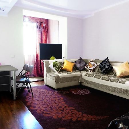 Maximus Apartament Bichkek Extérieur photo