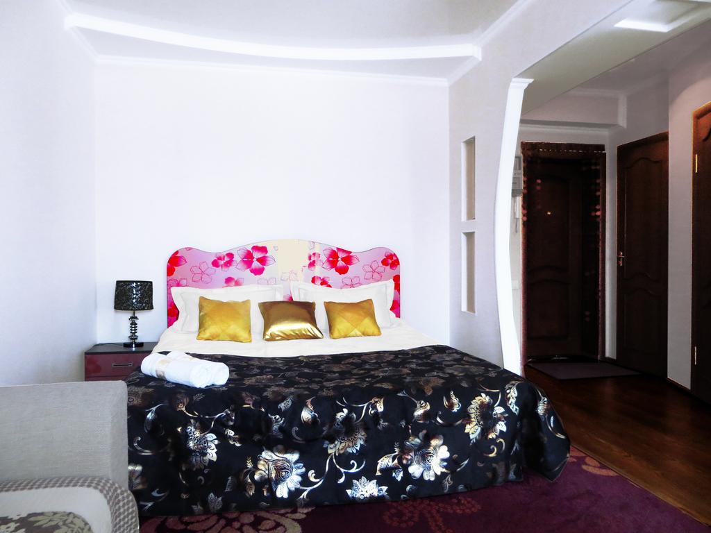 Maximus Apartament Bichkek Extérieur photo